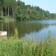 <p>Lanškrounské rybníky, pohled z hráze na výpusť rybníka</p>